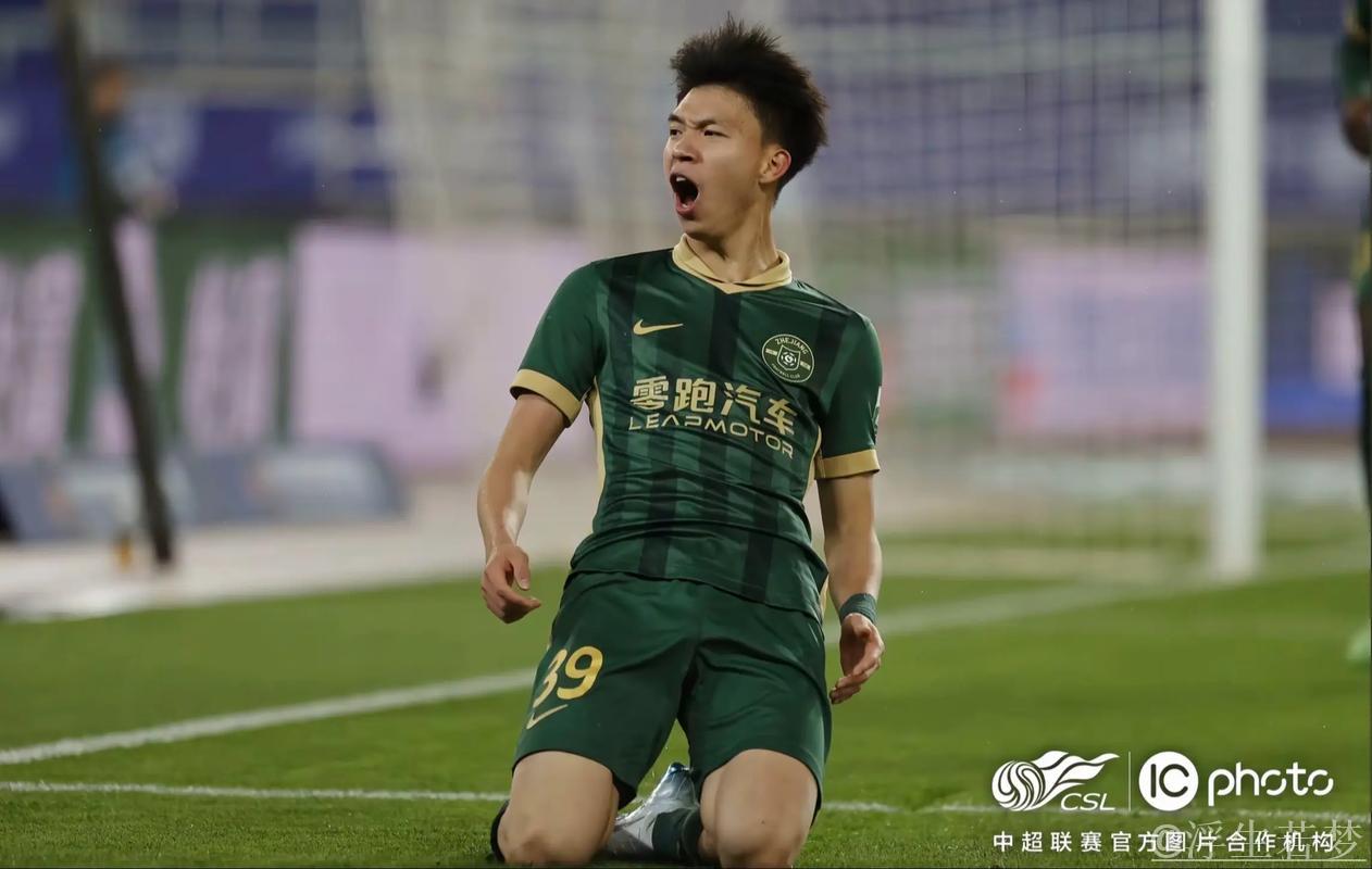 浙江队王钰栋荣膺本赛季中超联赛最佳青年球员！